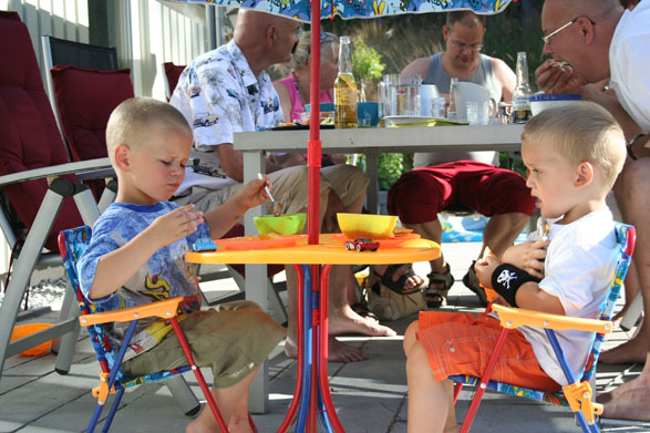 Simon fyller 4 år
